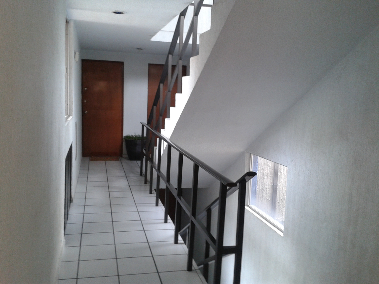 Escaleras y acceso a niveles